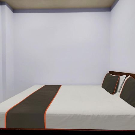 Collection O Ashirbad Lodge Ґувахаті Екстер'єр фото