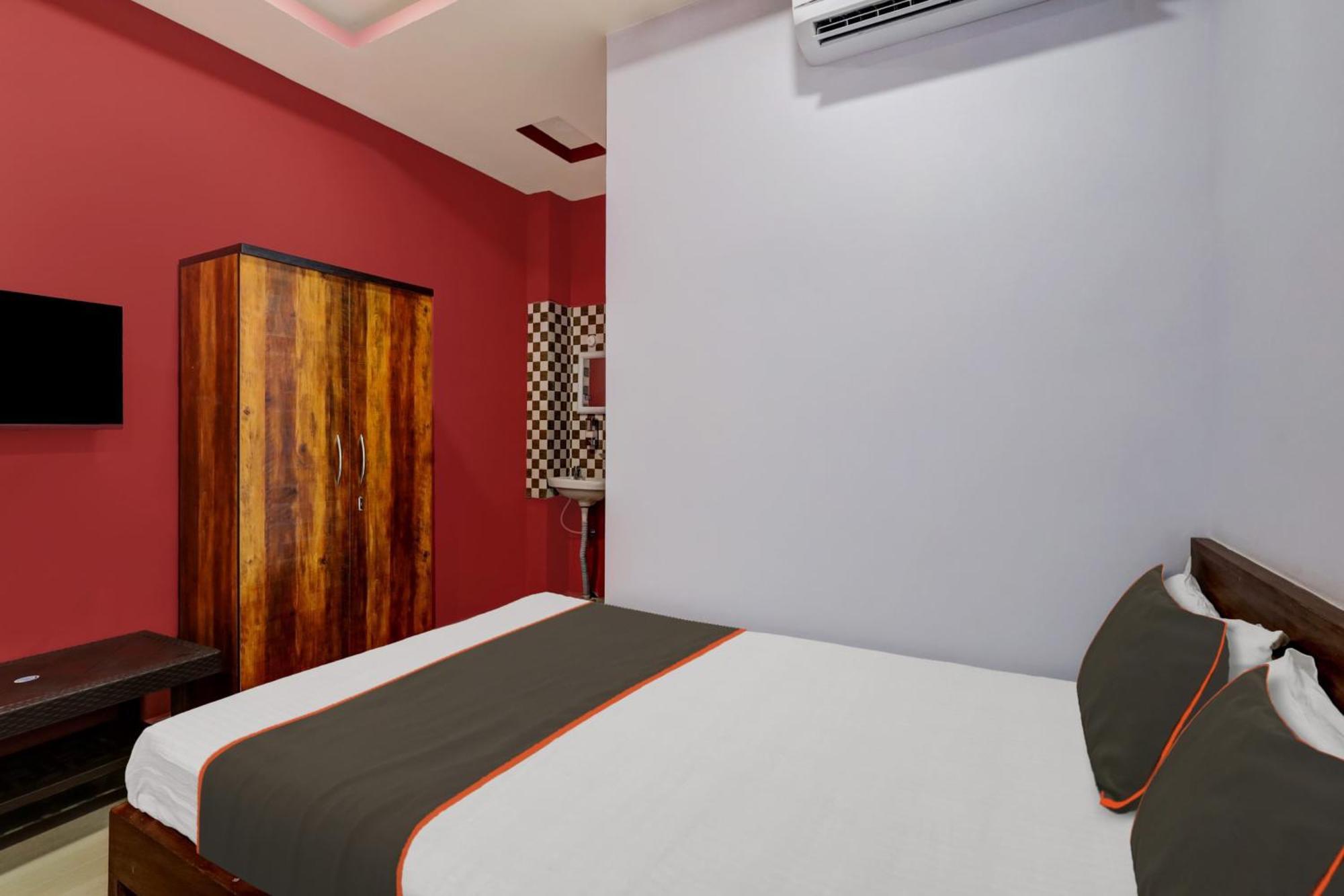 Collection O Ashirbad Lodge Ґувахаті Екстер'єр фото