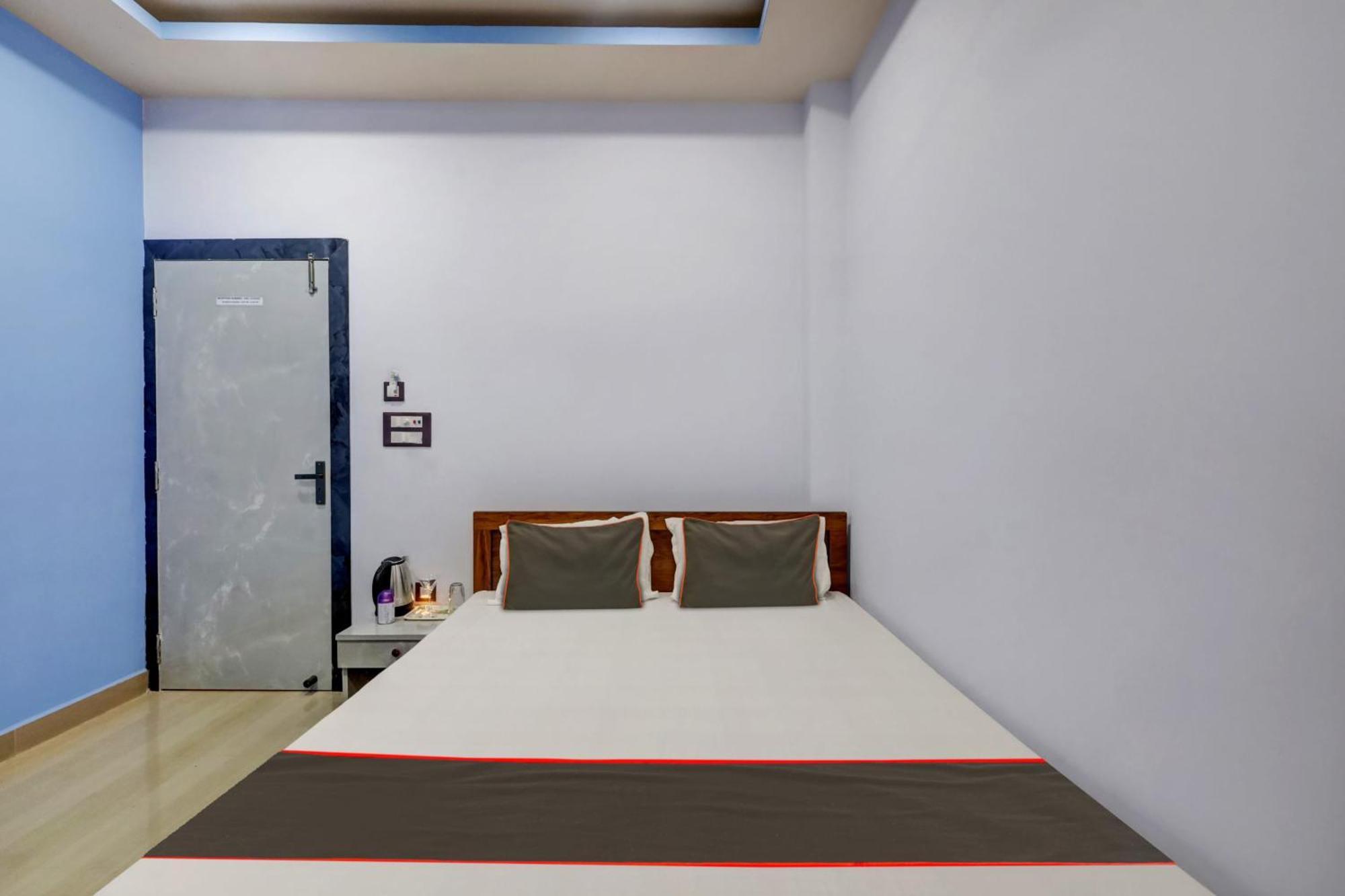 Collection O Ashirbad Lodge Ґувахаті Екстер'єр фото