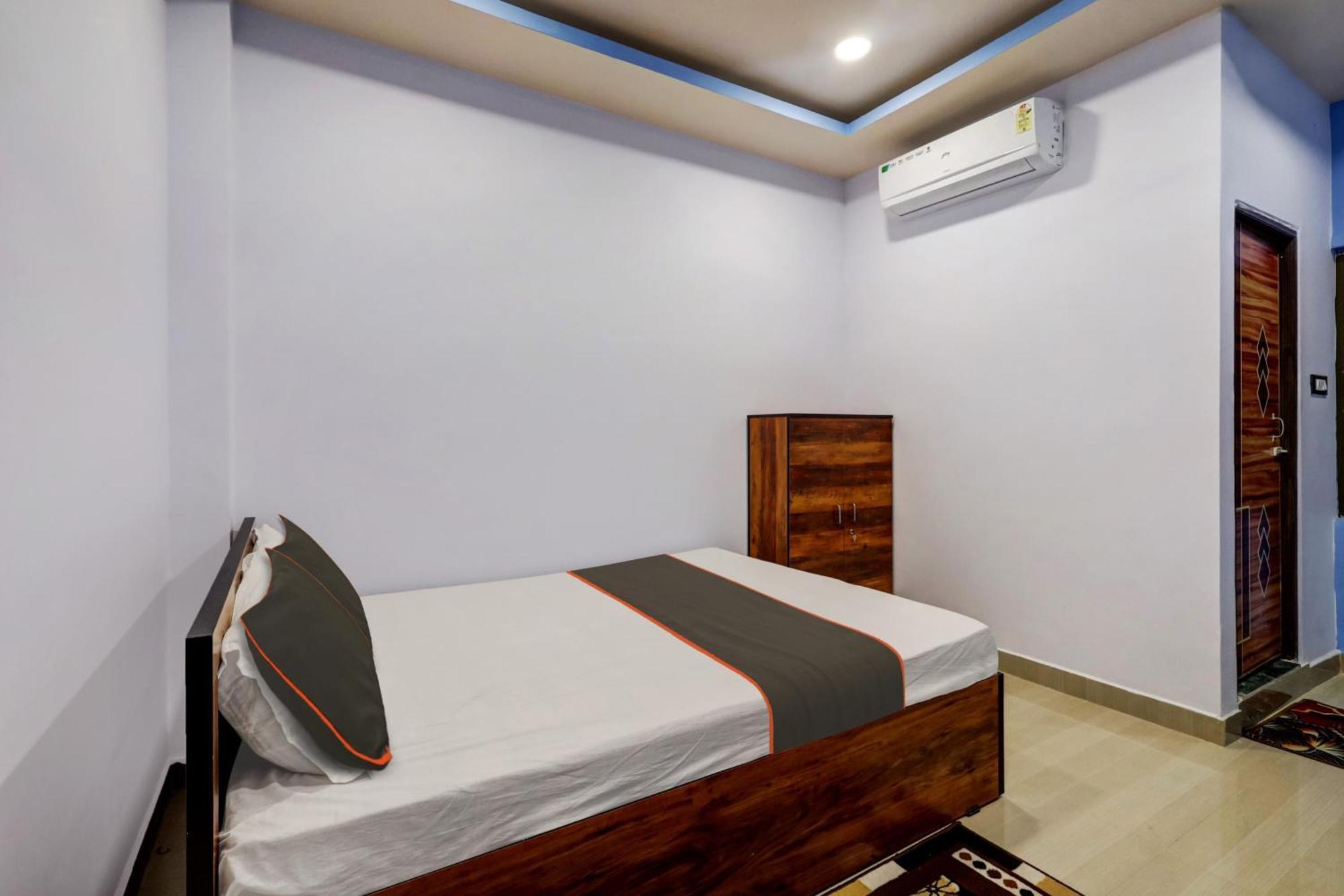 Collection O Ashirbad Lodge Ґувахаті Екстер'єр фото